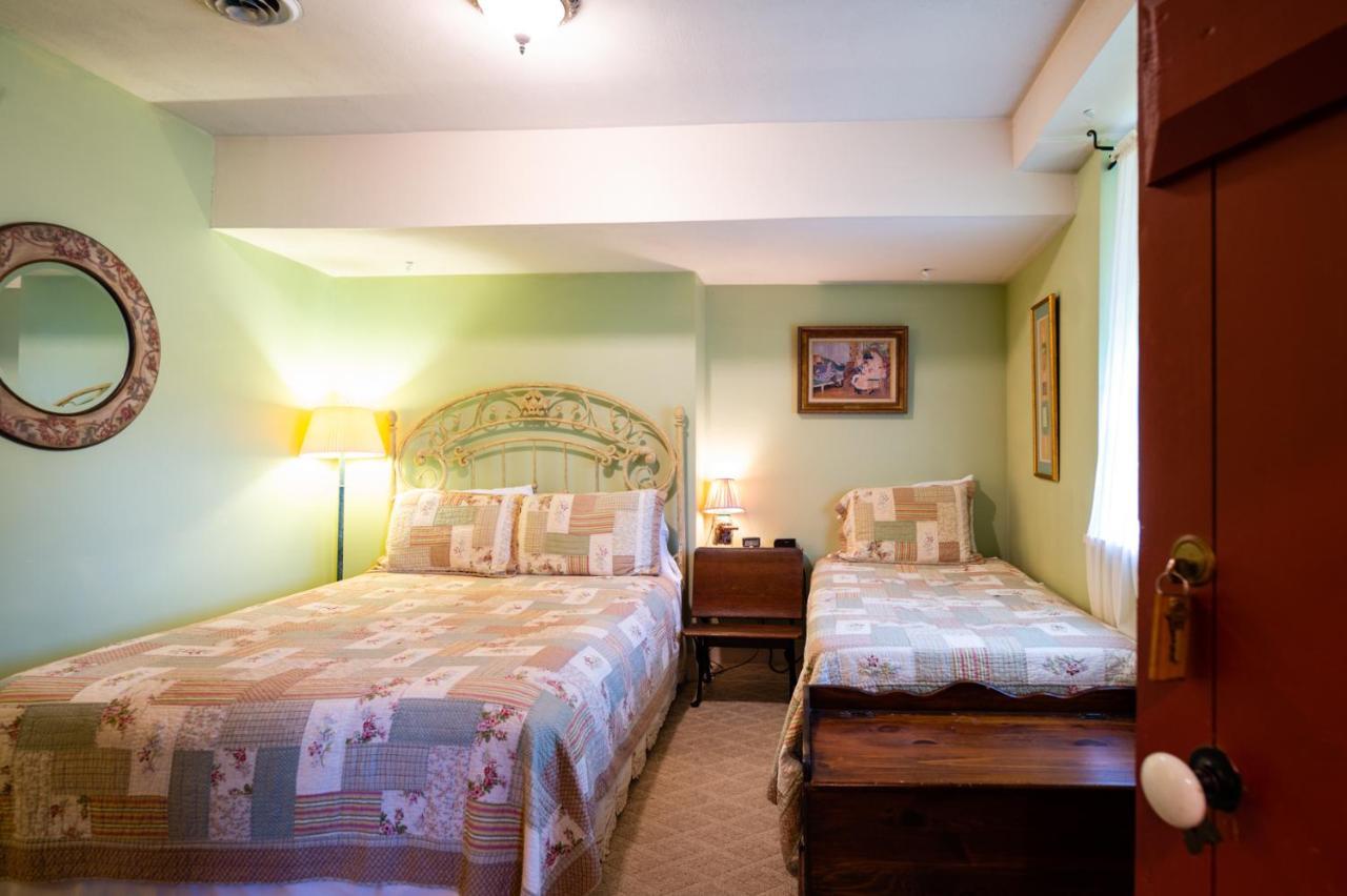 The Pines Of Dresden Bed & Breakfast Luaran gambar
