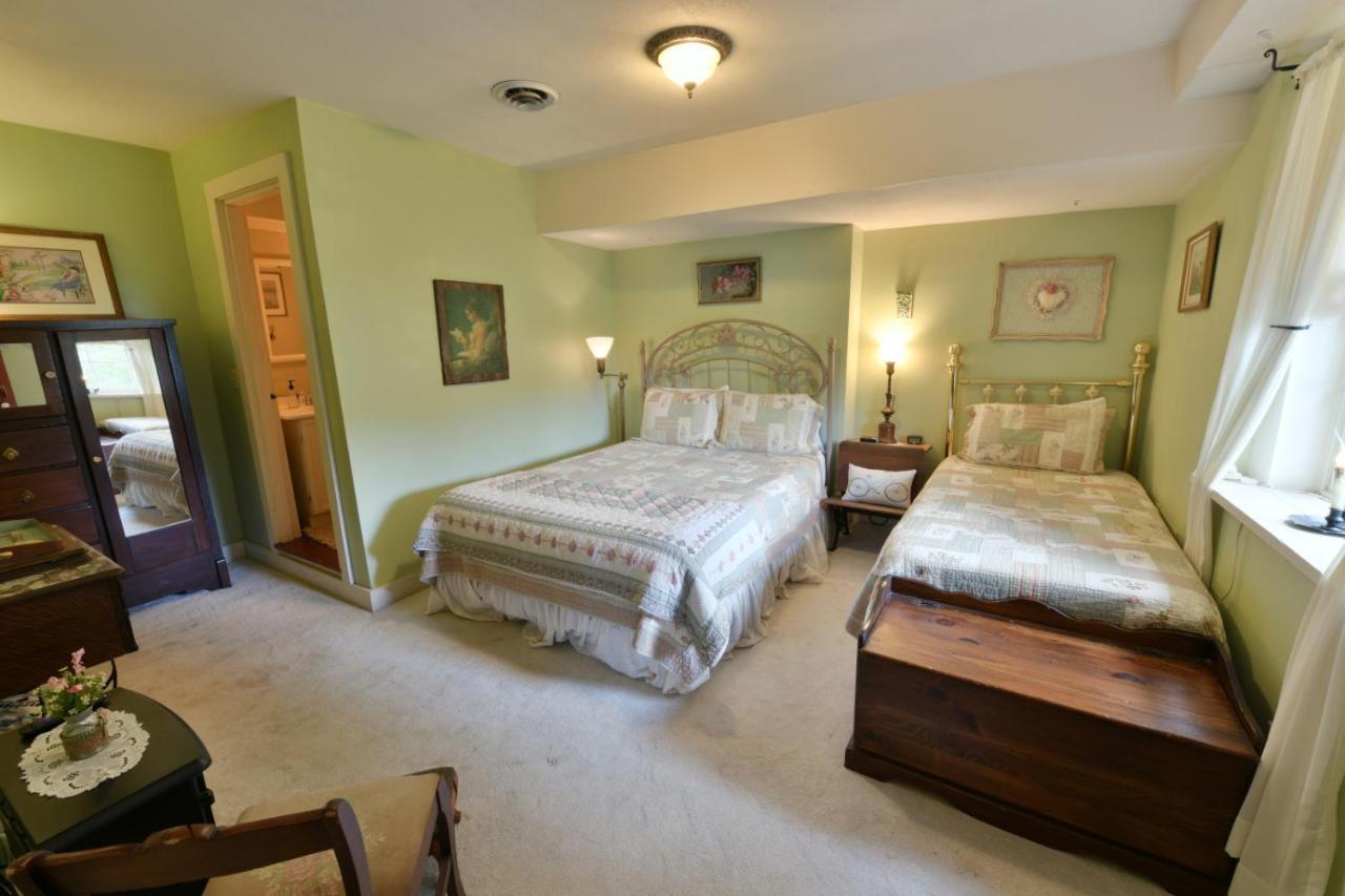 The Pines Of Dresden Bed & Breakfast Luaran gambar